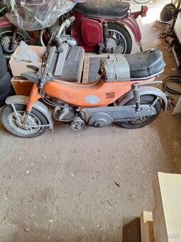 Moped Solo