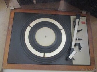 gramofon Tesla s reproduktory