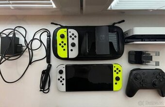 Nintendo Switch OLED + Pro Controller, Dock, pouzdro