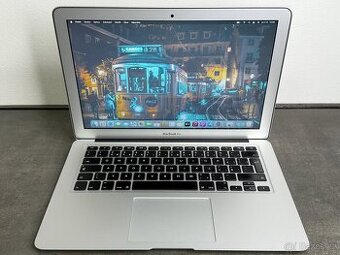 MacBook Air 13'' 2015 / i5 / 8GB / 256GB SSD - DPH