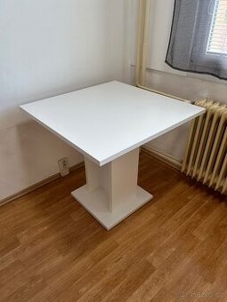 Prodám jídelní stůl