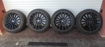 TESLA Y sada kol s pneu