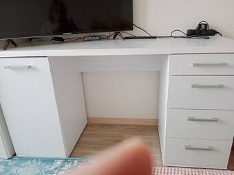 Psací stůl