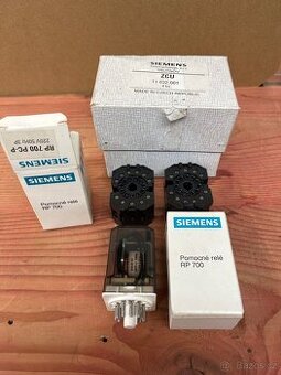 Pomocné relé RP 700 Simens + patice 2x2