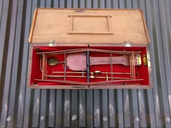 Starý školní přístroj-pomůcka-19.století-luxus