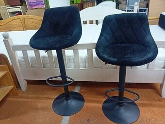 Prodám 2 x otáčecí zvedací hezké barové židle.