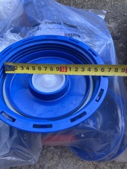 IBC víko , kontejner na vodu .