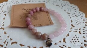 Dámský náramek s více minerály a se srdíčkem