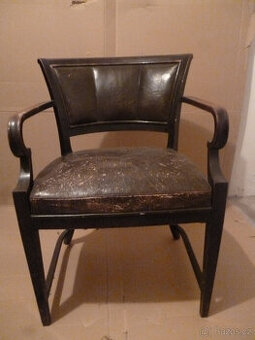 Starožitné křeslo
