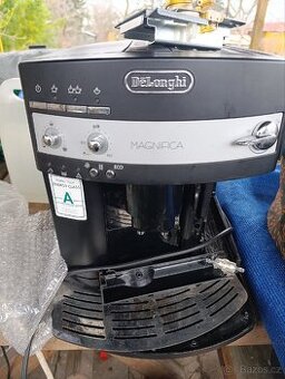 Kávovar DeLonghi.