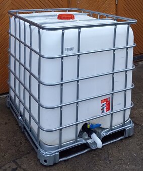 Zásobník 1.000 L - stavba  - zahrada - kontejner  - dešťovka