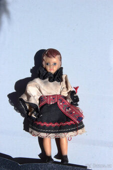 Malá panenka v kroji