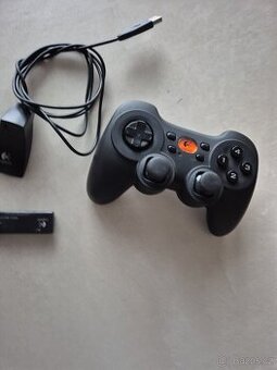 bezdrátový gamepad Logitech Cordless Rumblepad 2