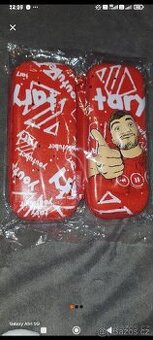 Tary penál 3D pěkný. Poslední 2 nové kusy.