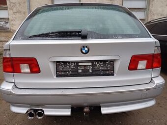BMW E39 combi zadní vrata TITAN SILBER