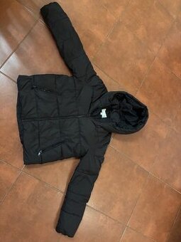 Prodám dívčí zimní bundu s kapucí