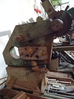 Pákové nůžky na profily