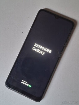 Samsung Galaxy A22 5G, praskle sklicko