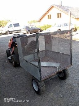 Přívěs za zahradní traktůrek