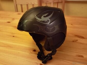 Přilba helma na lyže / snowboard