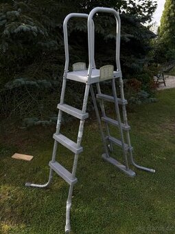 Bazénové schody vysoké na stěnu 127 cm