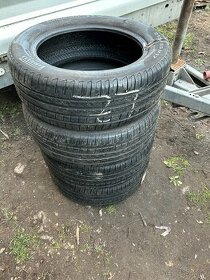 Prodám 4x letní pneu Pirelli 215/55 r17
