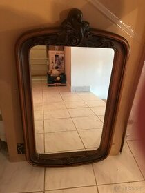 Dřevěné zrcadlo