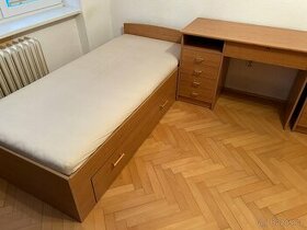 Set nábytku - postel, stůl, skříň