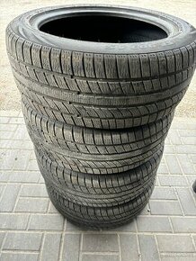 Celoroční pneu 235/50r18