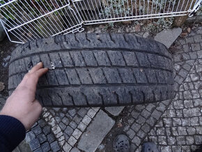 225 75 r16 c r16c 121 / 120 UNIROYAL zimni vzorek 8mm