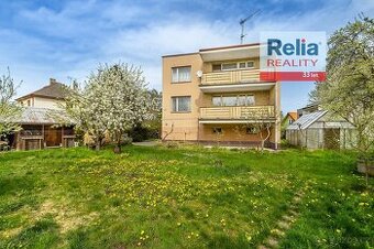 Prostorný RD s garáží v klidné části obce Břehy,  952 m2