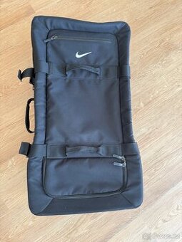 Nike kufr