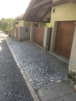 žulové kostky + obrubníky (14m2 + 16m)