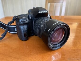 DSLR Olympus E-30 + skvělý objektiv Zuiko 14-54mm/2.8-3.5