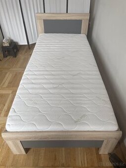 Postel včetně matrace a roštu