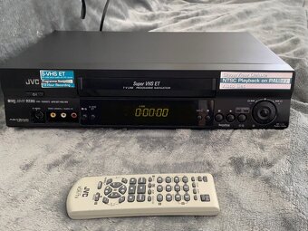 S-VHS-ET videorekordér JVC HR-S6953 s video stabilizátorem