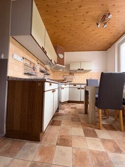 Pronájem prostorného bytu 4+1, 79 m² – Hroznětín