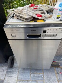mycka 45 bosch, nejde nevim proc