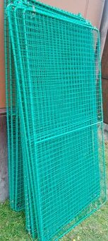 Plotové dílce 2m×1m.