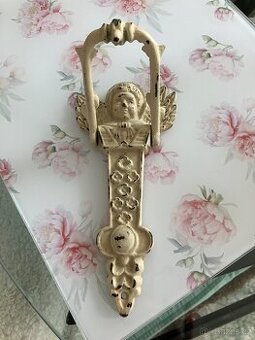 Klepadlo na dveře ve tvaru anděla