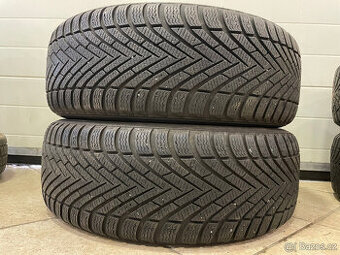Pirelli Winter Cinturato 195/60 R16 89H 2Ks zimní pneumatiky