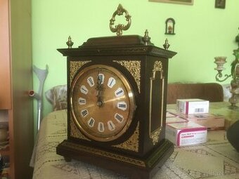 Staré stolní retro hodiny MADE IN NDR - WEIMAR Quartz mosaz