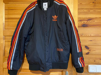 ZNAČKOVÁ ZIMNÍ BUNDA ADIDAS, S