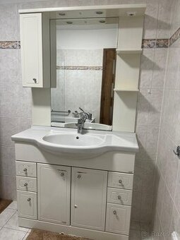 Koupelnová skříňka s umyvadlem, zrcadlem a osvětlením - 1