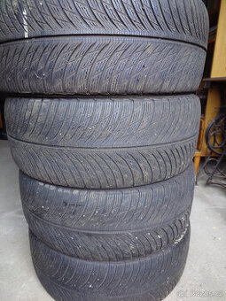 Michelin Pilot Alpin 235/50 R18.