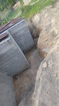 Zemní práce, štípání dřeva