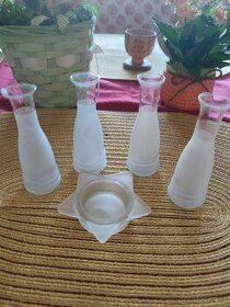 Skleněné dekorační vázičky + svícínek