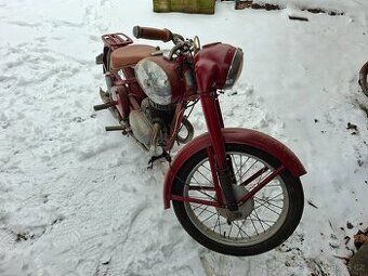 Jawa 250 Pérák