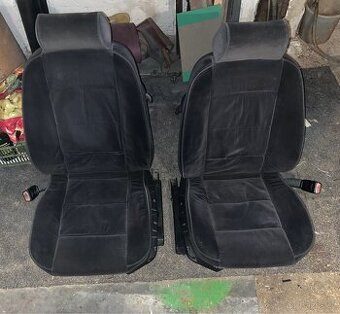 Přední sedačky látkové BMW E36