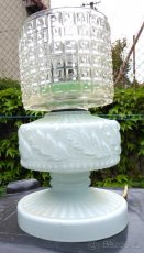 Staré věci po dědovi lampička, váza, soška Gotwaldov ČSSR